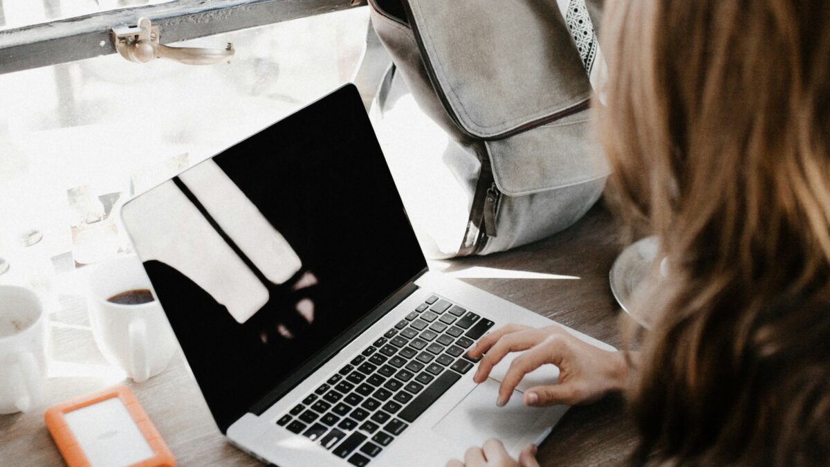 Mastering the Art of Blogging: A Step-by-Step Guide to Crafting the Perfect Article